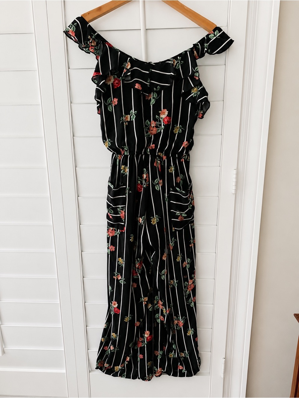 *Brand NEW* Black Floral Stripe Off-Shoulder Jumpsuit